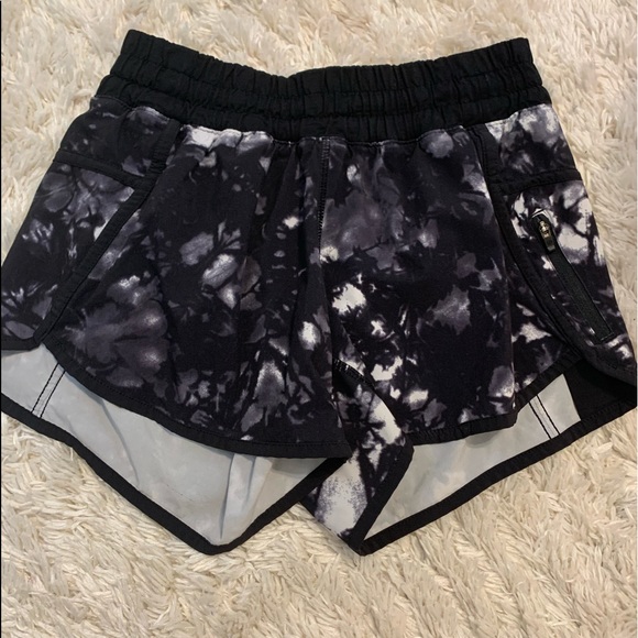Pattern Lululemon Shorts - Picture 1 of 4
